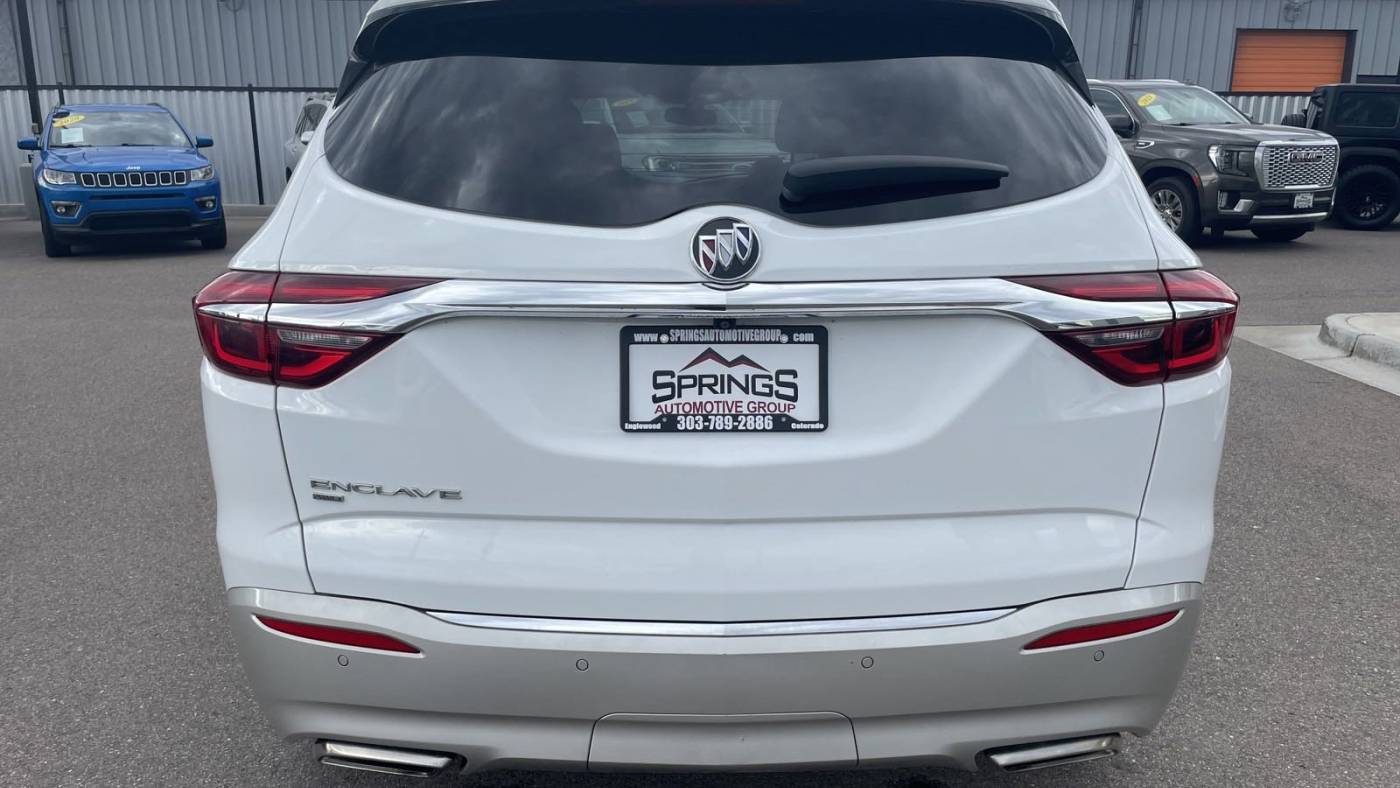 2021 buick enclave essence