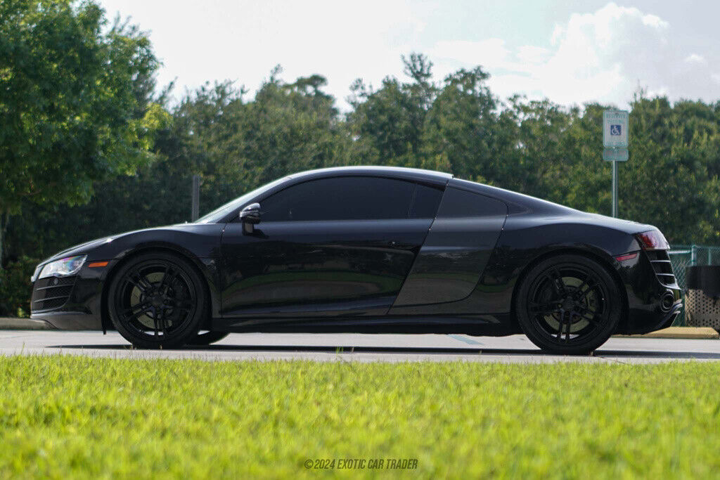 2011 audi r8 5.2 quattro
