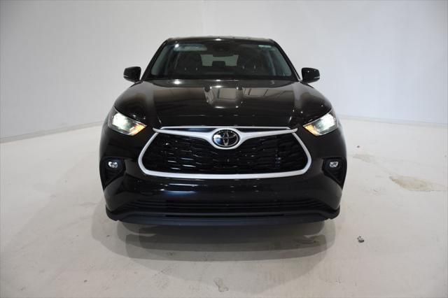 2024 toyota highlander le