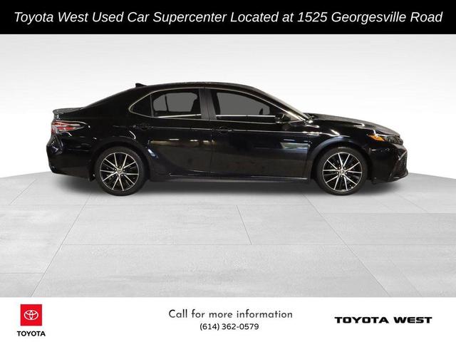 2021 toyota camry se