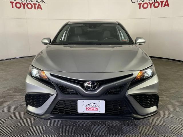 2022 toyota camry se