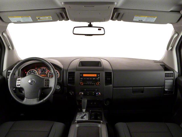 2010 nissan titan se