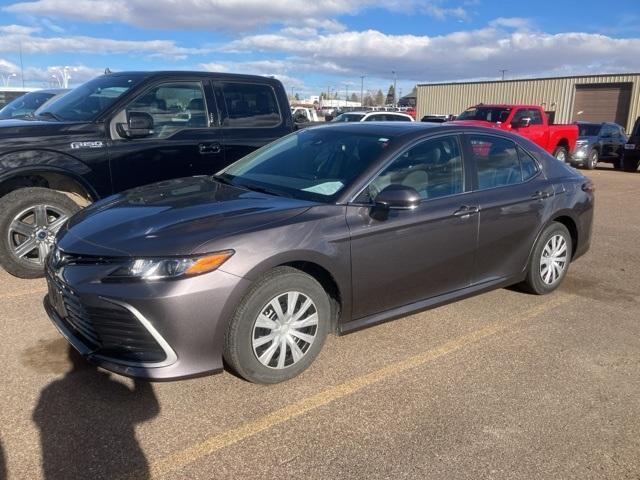 2022 toyota camry hybrid le