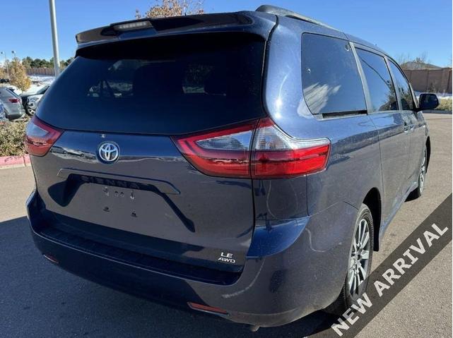 2020 toyota sienna le