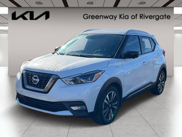 2019 nissan kicks sr