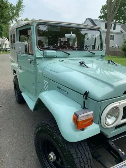 1977 toyota land cruiser fj43