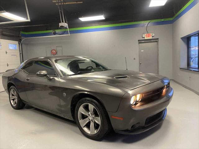 2016 dodge challenger sxt