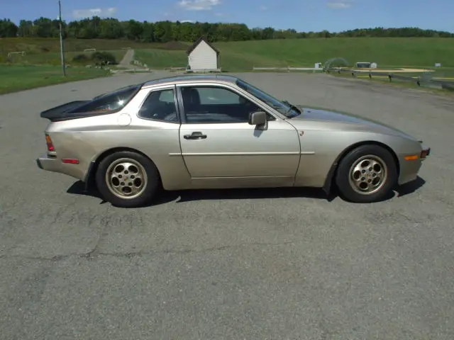 1989 porsche 944 base coupe 2-door