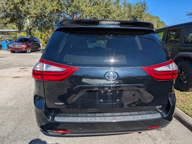 2016 toyota sienna limited