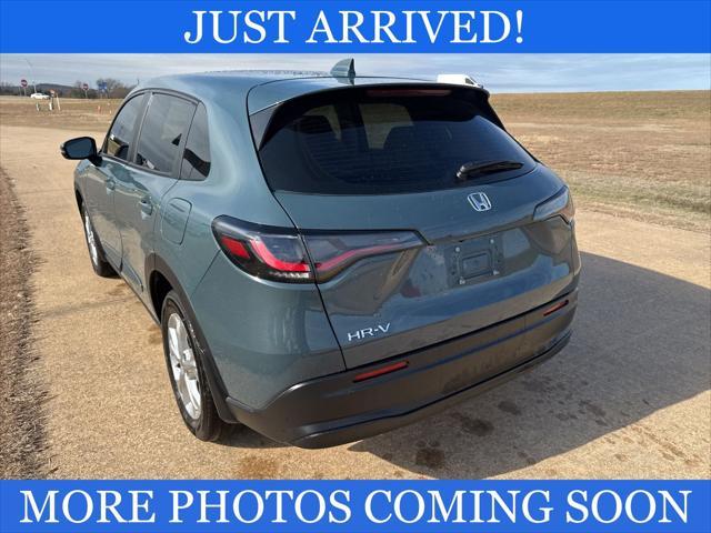 2023 honda hr-v lx