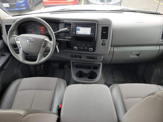 2017 nissan nv passenger nv3500 hd sv