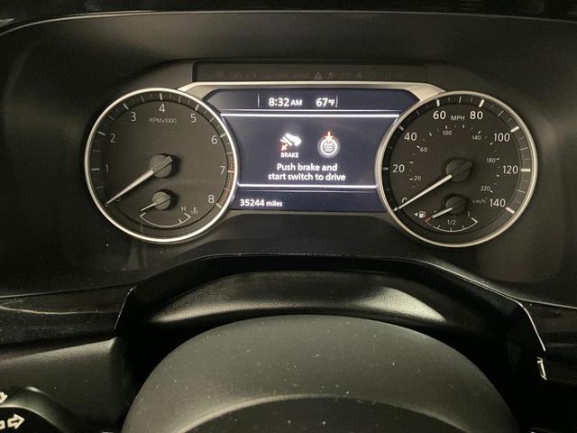 2022 nissan pathfinder sv