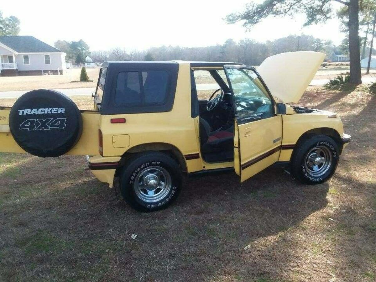 1991 geo tracker 4x4 convertible sidekick jeep truck tow chevy rare one owner