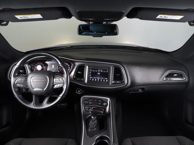 2020 dodge challenger sxt