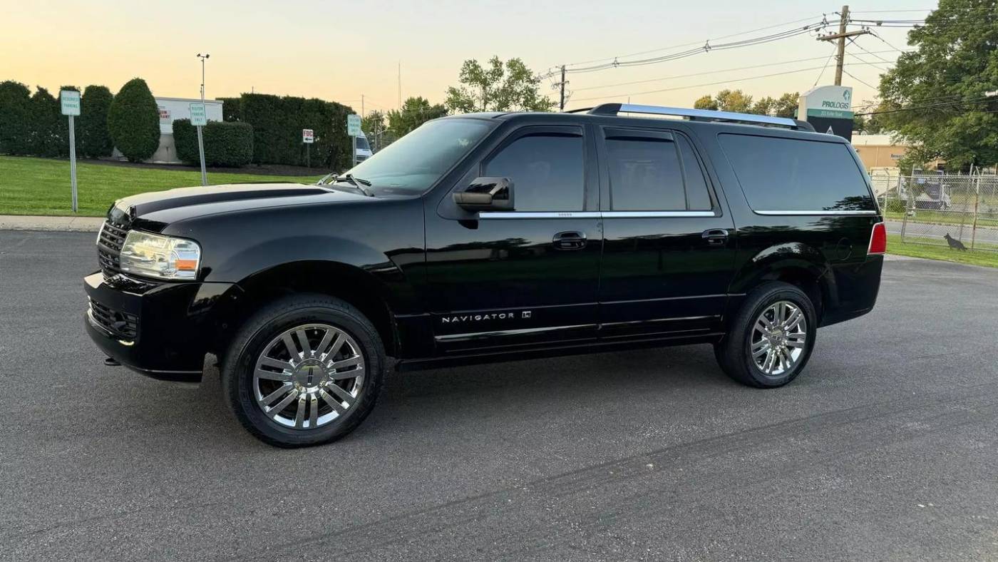 2009 lincoln navigator l base