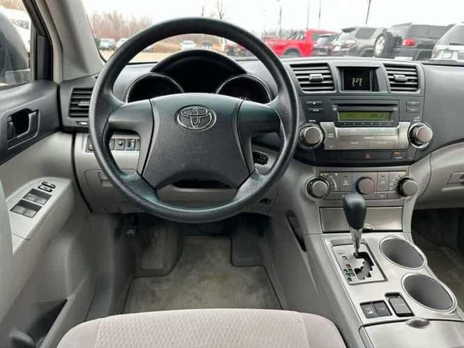 2008 toyota highlander base awd 4dr suv in golden valley, minnesota