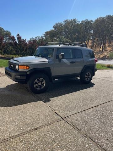 2013 toyota fj cruiser base