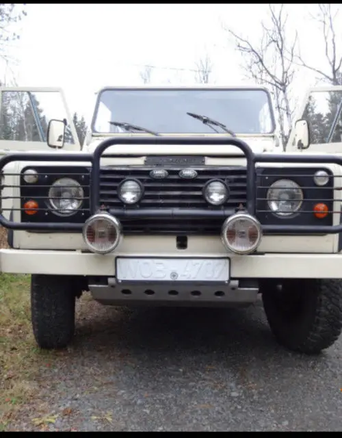 great land rover defender 110 v8!
