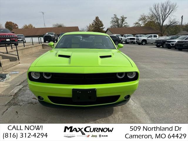 2023 dodge challenger sxt