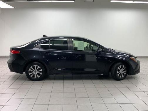 2022 toyota corolla hybrid