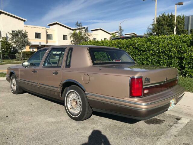 1992 lincoln towncar cartier