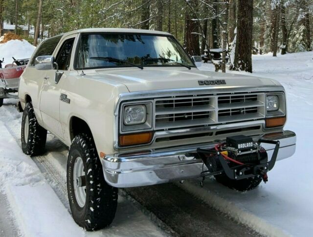 dodge ramcharger 1985