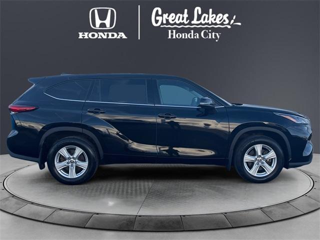2022 toyota highlander l