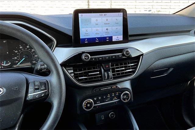 2020 ford escape se