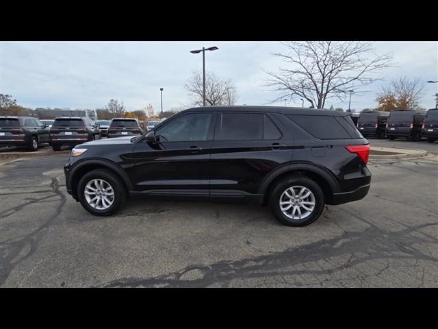 2021 ford explorer base
