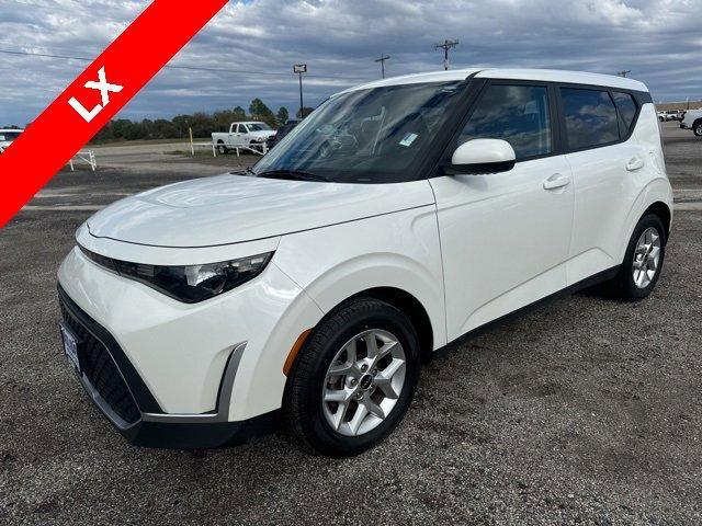 2023 kia soul lx