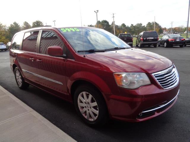 2013 chrysler town & country touring