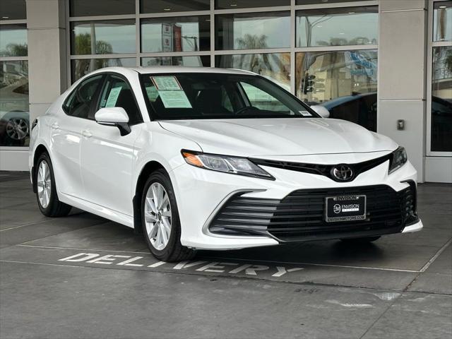 2024 toyota camry le