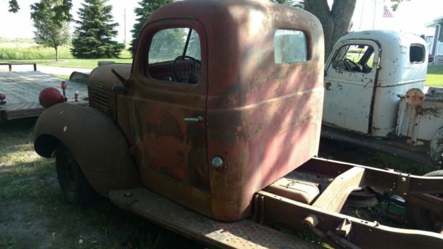 1942 dodge 1/2 ton with box