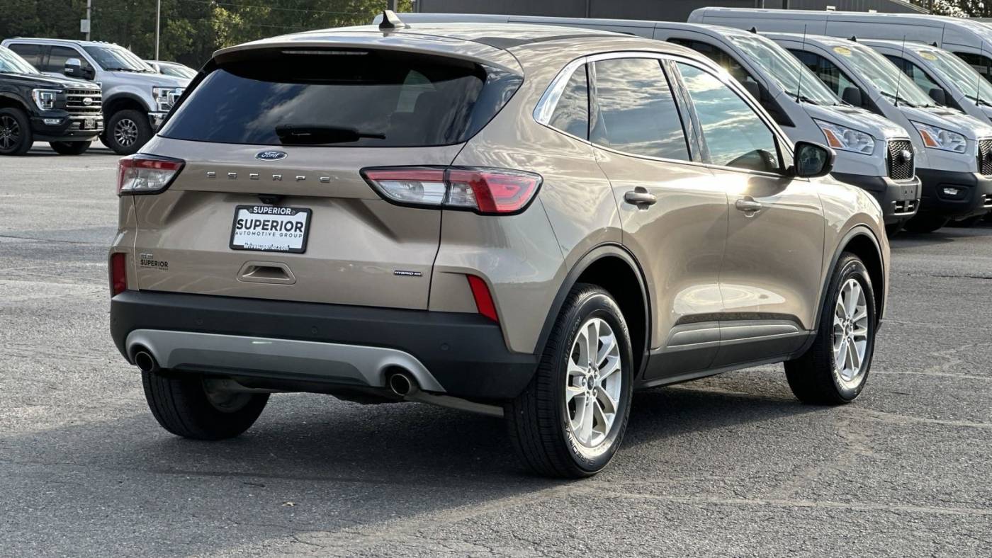 2021 ford escape hybrid se