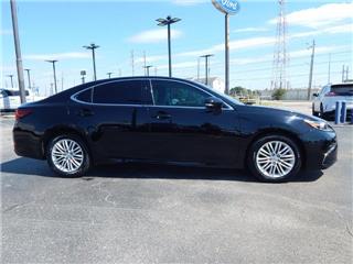 2017 Lexus ES base