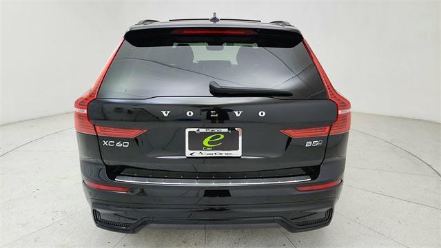 2024 volvo xc60 b5 plus dark theme
