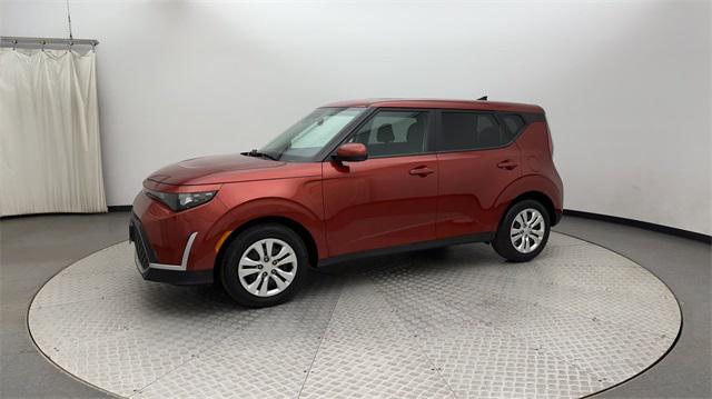 2023 kia soul lx