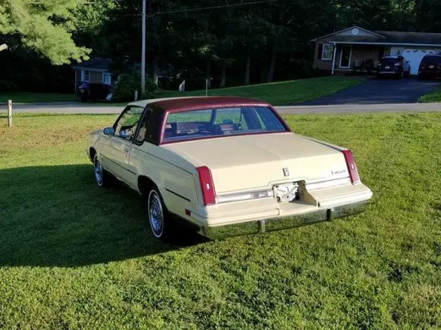 1986 cutlass supreme brougham 22304 orginal miles rare yellow and carmine color