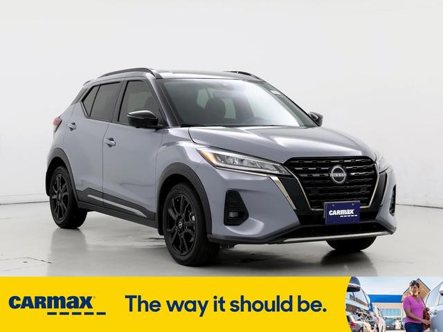 2022 nissan kicks sr