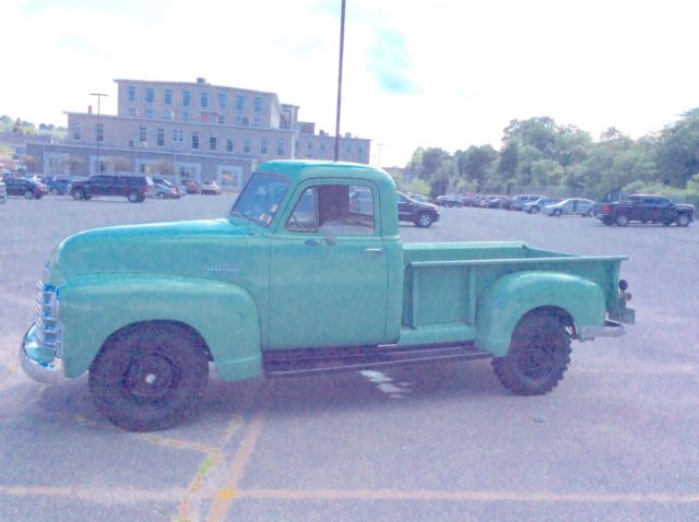 1952 chevy c3100 pickup 4speed 34,000miles