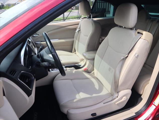 2011 chrysler 200 touring