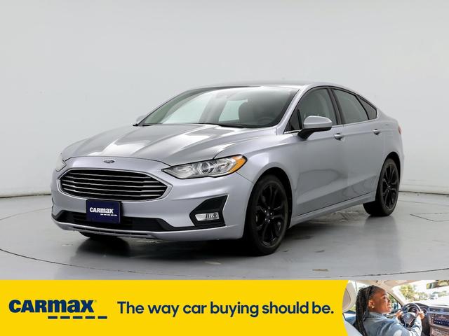 2020 ford fusion se