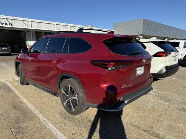 2022 toyota highlander xse