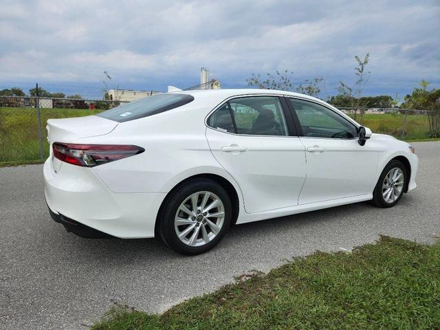 2024 toyota camry le