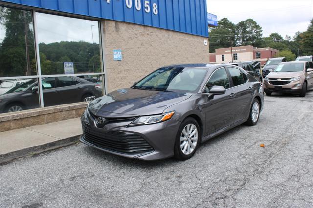 2020 toyota camry le