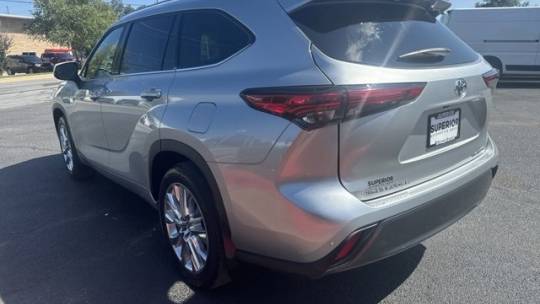 2022 toyota highlander limited