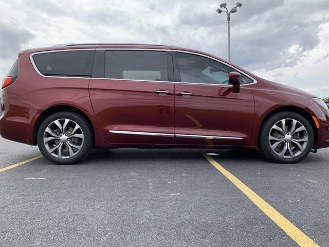 2017 chrysler pacifica touring-l plus