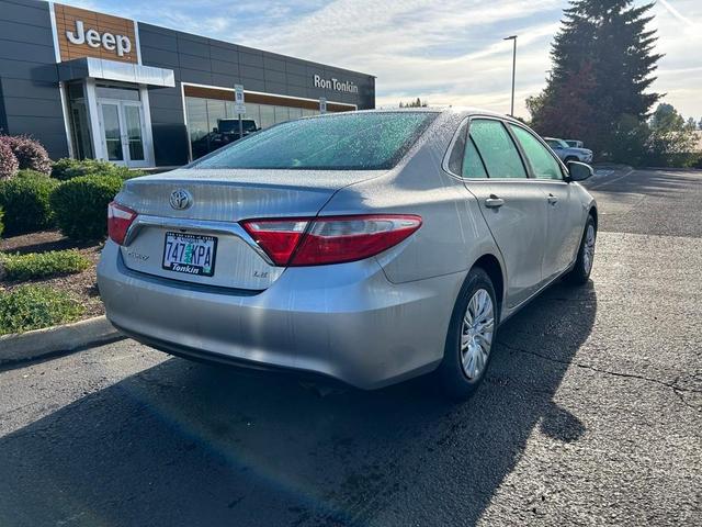 2015 toyota camry le