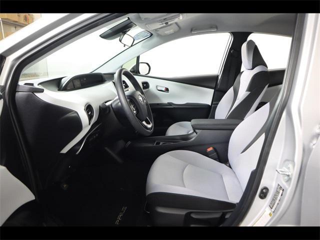 2019 toyota prius le