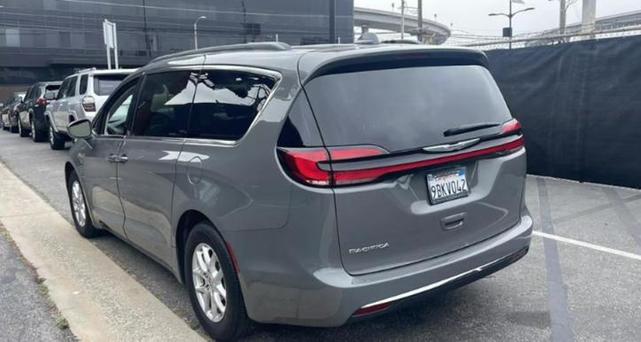 2022 chrysler pacifica touring l
